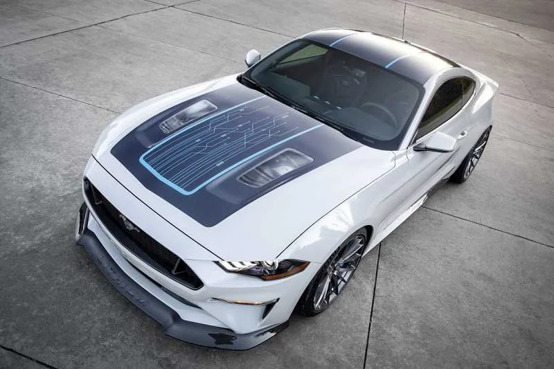 900 konny, elektryczny ford mustang lithium