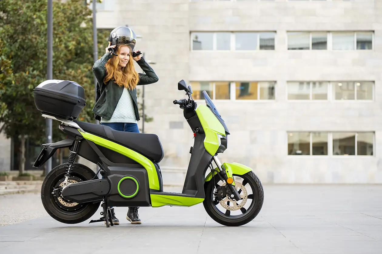 seat wchodzi na rynek motocykli z całkowicie elektrycznym escooterem